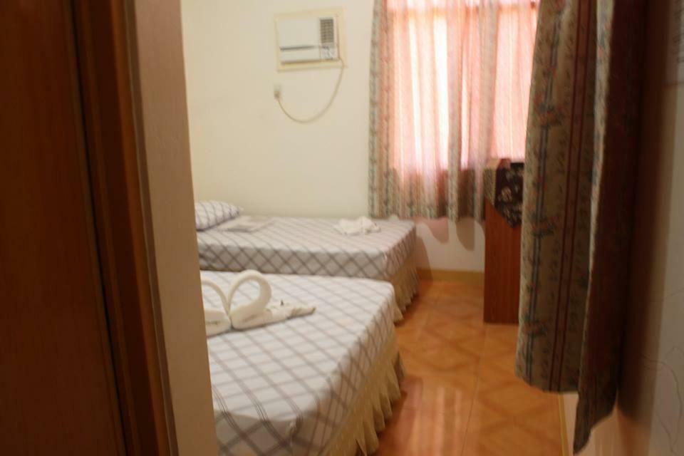 Oslob Malonzo Pension House Exterior foto